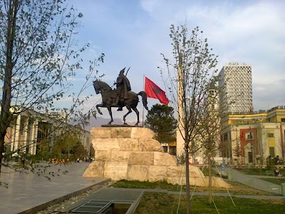 Monumenti i heroit kombëtar Gjergj Kastrioti Skënderbe