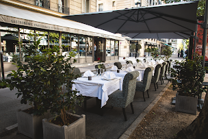 Photo n°144 de New Jawad Eiffel Tower à Paris (Restaurant végétarien)