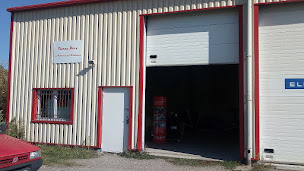 Photo n°2 de Pharma Méca à Saint-Didier-sur-Chalaronne (Atelier de réparation automobile)