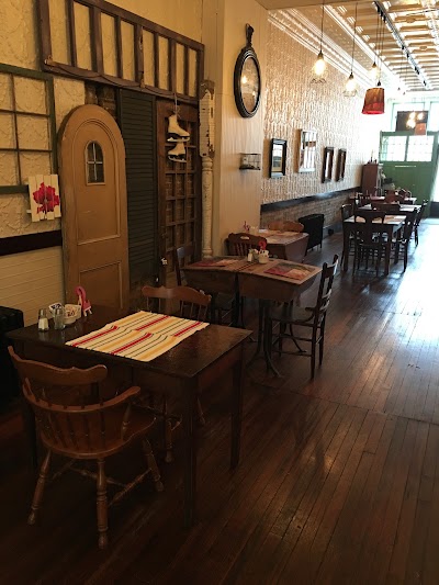 Photos of Tablespoons Caf&eacute; & Deli