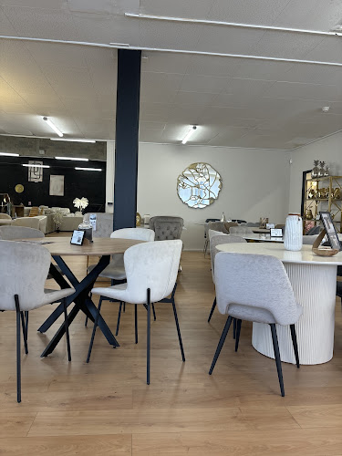 Commentaires et avis sur Trust Industrie - Magasin de meubles design