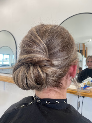 ELKE & CO HAIR GOULBURN - Thumbnail