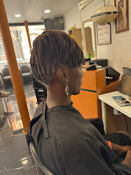Photo n°37 de CindyFashion Paris- Meilleur coiffeur Afro Antillais à Paris (Salon de coiffure)