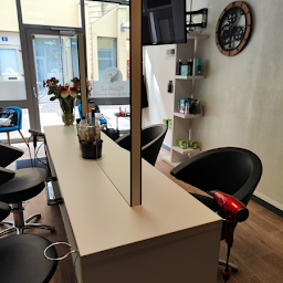 Photo n°18 de Maison Satina coiffure beauté bien être à Metz (Salon de coiffure)