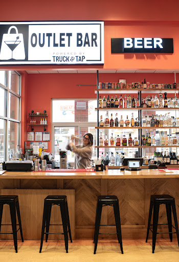 Outlet Bar - Visual