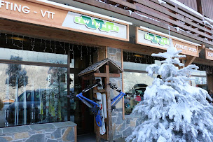 Photo n°1 de Verneret Sports à Morillon (Service de location d'équipements sportifs)