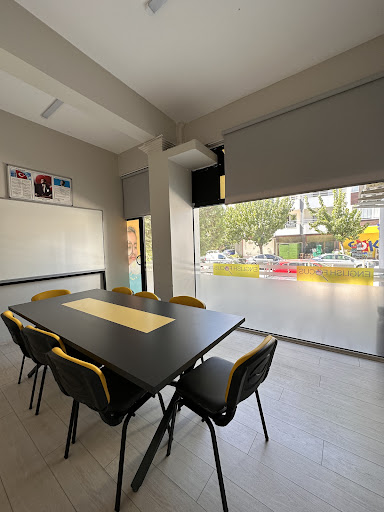 English Focus Yabancı Dil Kursu