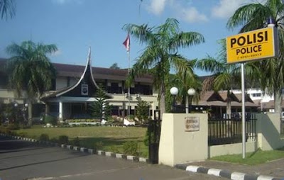 Photos of Polresta Padang