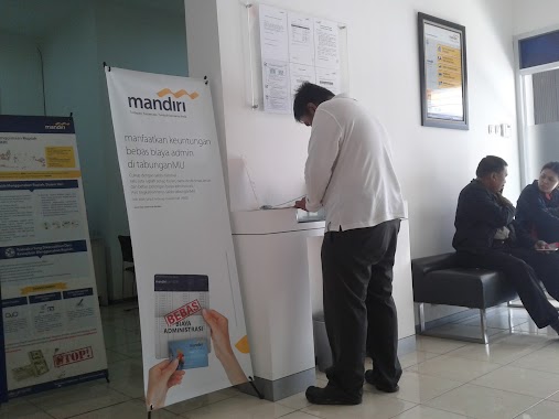 PT. Bank Mandiri (Persero) Tbk. KCM Jakarta Ciracas, Author: Benrizal Efendi