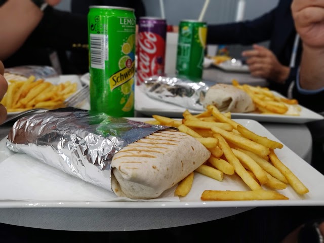 MANGE MOI