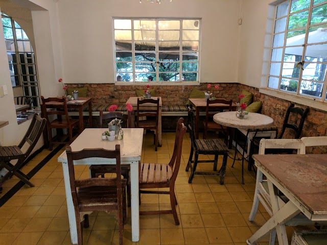 LA CAFETERIA