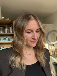 Photo n°16 de BEL ALCHEMY - Head Spa | Coiffure minérale & végétale à Montbonnot-Saint-Martin (Salon de coiffure)