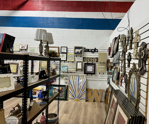 STATION THRIFT | Benefiting Hope Station - Thumbnail