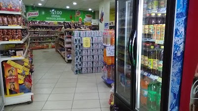 Photos of Y&uuml;cel Market