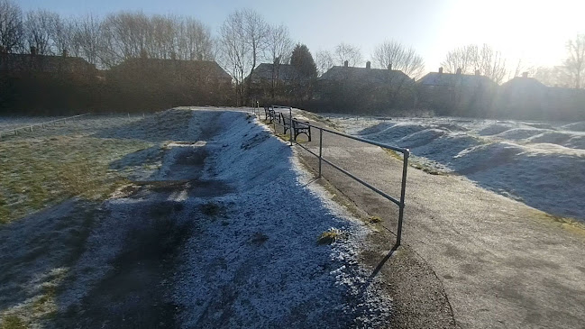 Reviews of Broxtowe Country Park in Nottingham - Parking garage