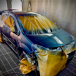 Photo n°11 de Garage AD Carrosserie MD Cars Franchise Offerte* à Marseille (Magasin de pièces automobiles)