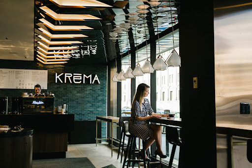 CAFÉ KRÉMA - Visual