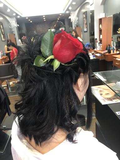 Britney Hair Studio - Thumbnail