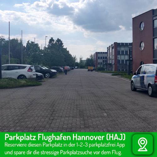 "1-2-3 parkplatzfrei Parkplatz" am Flughafen Hannover (HAJ)
