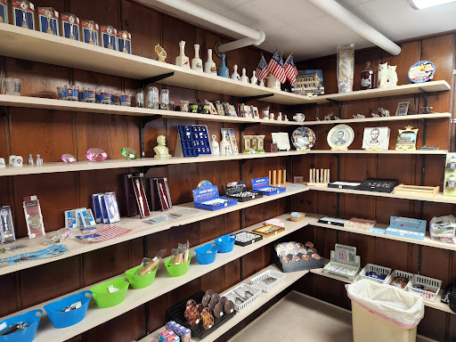 Mr Lincoln's Souvenirs & Gifts - Thumbnail