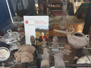 Photo n°7 de La Belle Poule Antiquités à Semur-en-Auxois (Magasin d'antiquités)