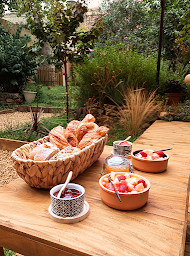 Photo n°18 de La Bucolique, Chambres et Jardin d'Hôtes. à Sabran (Chambre d'hôtes)