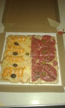 Pizza KUATRO. delivery, Author: Arielo Vargas