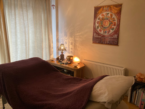 Gaiya Holistic Therapies - Reflexology. Massage. Manual Lymphatic Drainage (MLD). Post Surgery/Liposuction Support. Reiki.