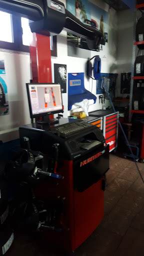 World Tires & Motors Srl - Gommista- Officina Logo