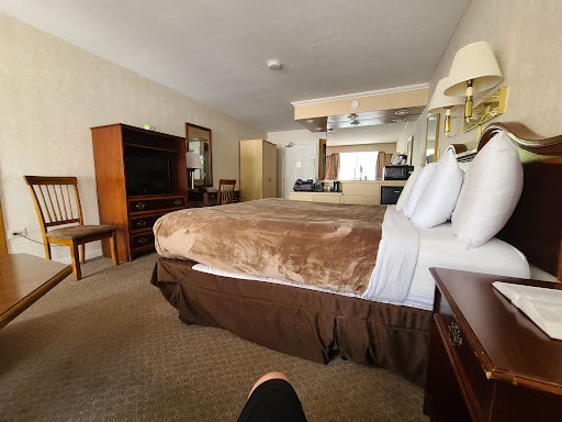 Zoder's Inn & Suites - Thumbnail