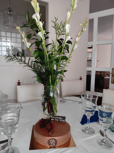 Floristeria Miguel Y Josefita Logo