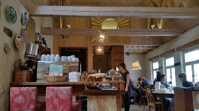 Photos of M&uuml;&uuml;ri&auml;&auml;re cafe