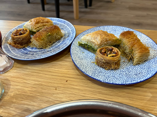 Khalid's Kitchen - Visual