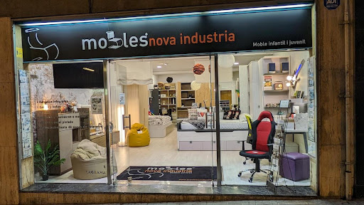 Muebles Nova Industria. Muebles juveniles a medida. Armarios a medida