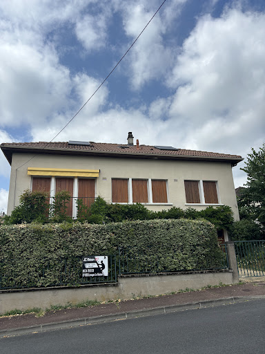 Photo de JC RENOV 87 - Couvreur &amp; peintre en bâtiment Demoussage spécialiste nettoyage et traitement hydrofuge toiture gouttière à Panazol (87350)