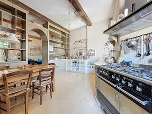 Photo n°2 de LUBERON MONTS DE VAUCLUSE IMMOBILIER à Maubec (Agent immobilier)