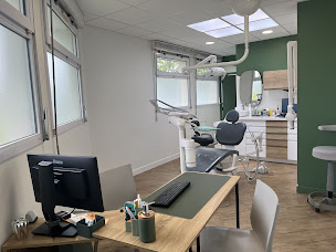 Photo n°3 de Docteur Hélène Chauviré - Chirurgien Dentiste à Mûrs-Erigné (Dentiste)