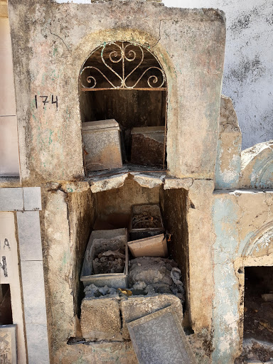 Cementerio Municipal de Acanceh