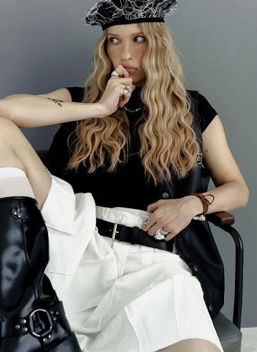 HAIR.CAPSULE.WARSZAWA (ex.ROYAL HAIR). Przedłużanie włosów. Airtouch, collagen adorn, treski, grzywki.