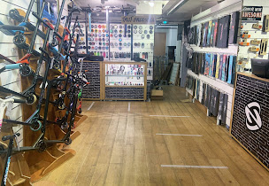 Photo n°48 de Nomadeshop à Paris (Magasin de skateboards)