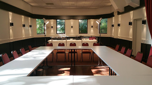 Zalenverhuur 't Oude Parochiehuis bv
