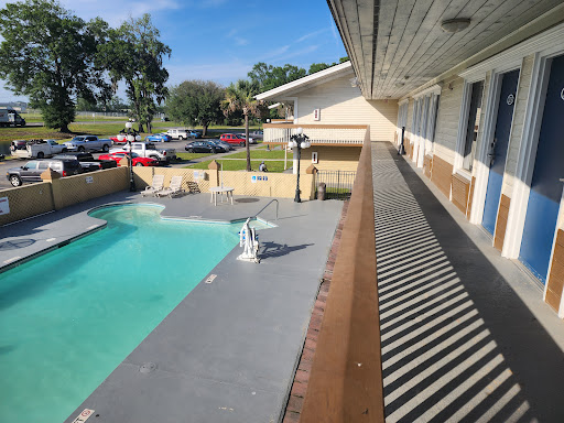 Days Inn by Wyndham Savannah Airport - Thumbnail