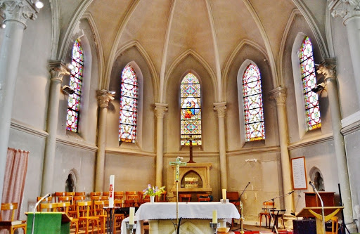 Église catholique Saint-Pierre à Berguette-lès-Isbergues et son Cimetière