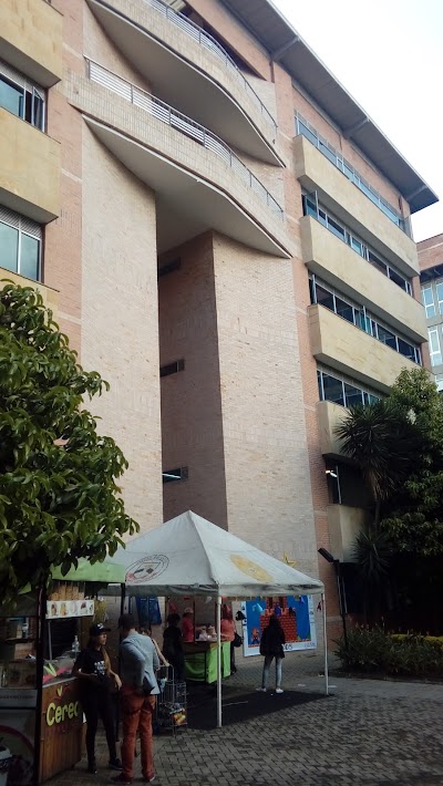 Photos of Instituci&oacute;n Universitaria Salazar y Herrera - IUSH (Campus Estadio)