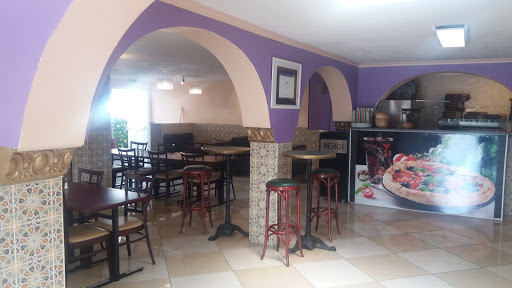 Photo 3 - Food Palace