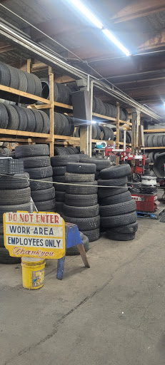 Mo Tires - Tire Shop & New & Used Tire Repair Services Waukegan IL - Thumbnail