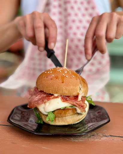 Photo 8 - Kooks burger
