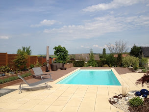 Photo n°3 de Puisaye Piscine & Spa à Levis (Magasin de matériel pour piscines)