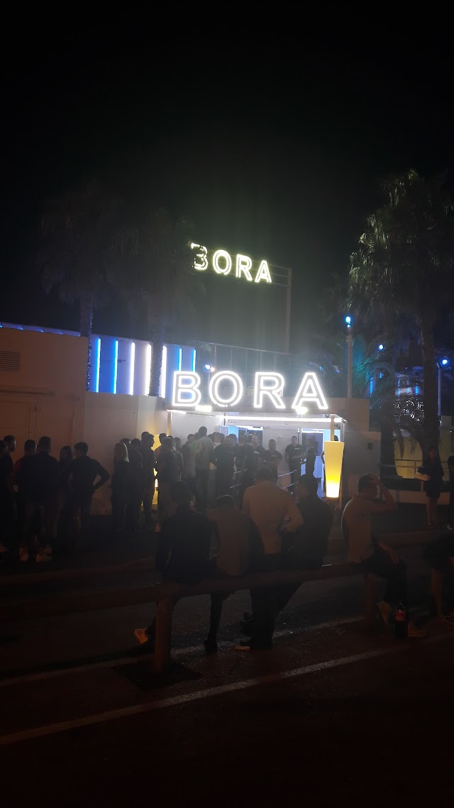 Disocthèque Bora Club