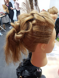 Photo n°10 de Amelie coiffure a domicile les hogues à Les Hogues (Salon de coiffure)